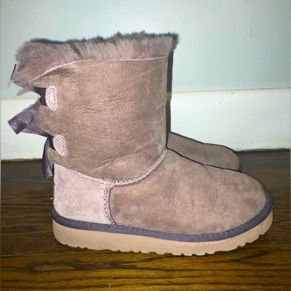 UGG Other - UGG Bailey Bow ll Boot
caribou (kids)